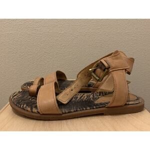 Naya Brown Sandals Minimalist Leather Design